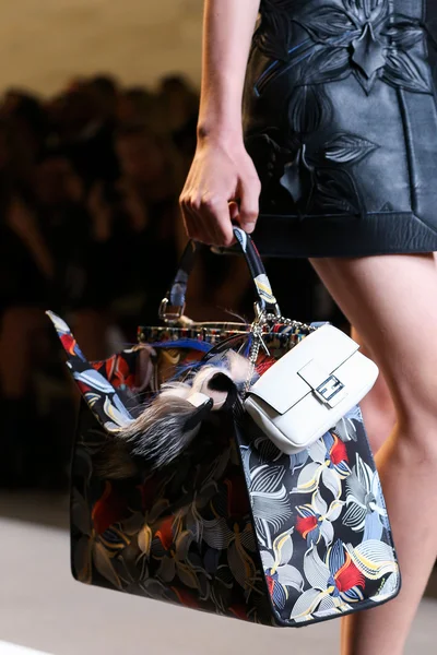 Look 35